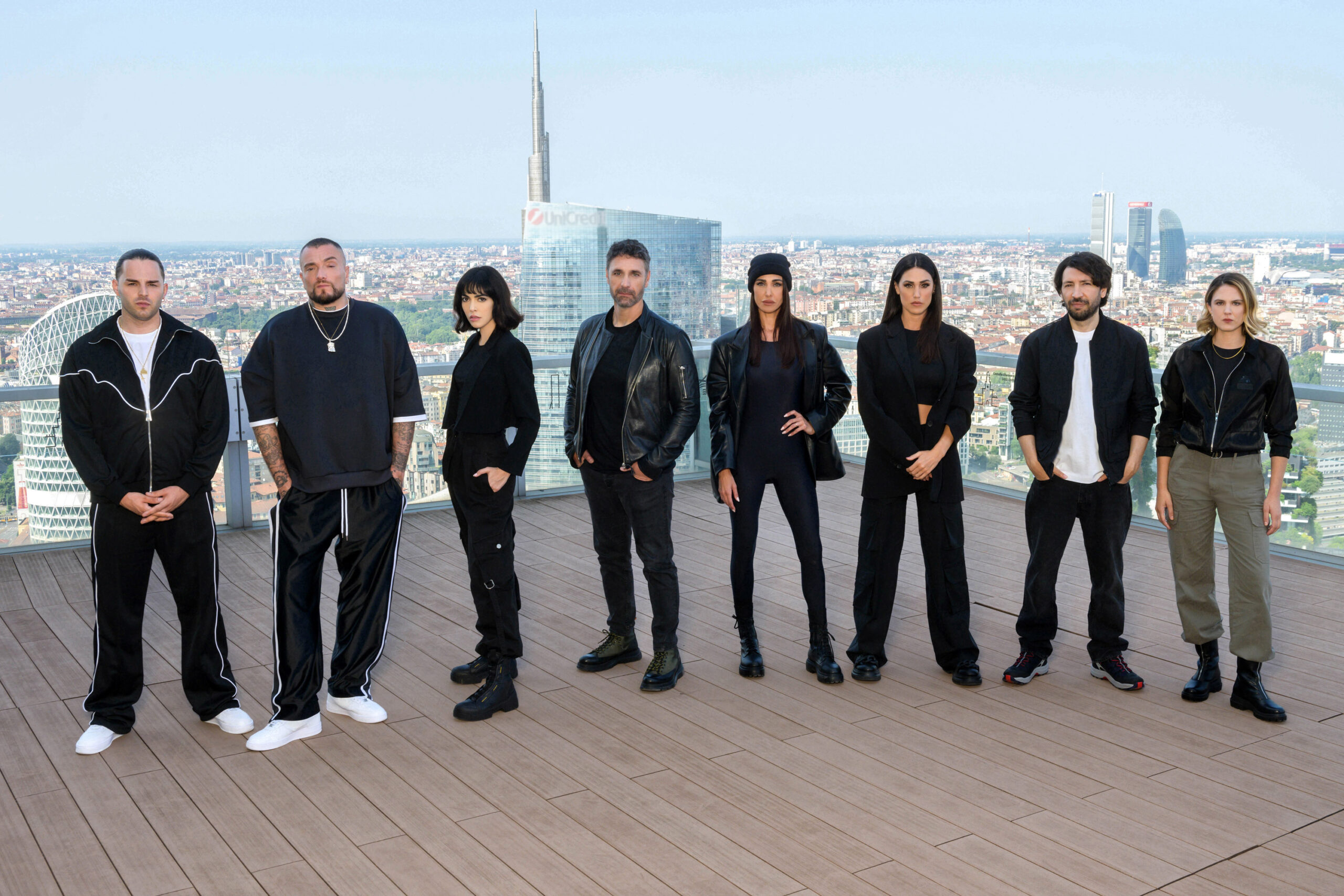 Il cast di Celebrity Hunted 4 - Ernia, Guè, Rocío Muñoz Morales, Raoul Bova, Belen Rodriguez, Cecilia Rodriguez, Herbert Ballerina, Brenda Lodigiani [credit: courtesy of Prime Video]