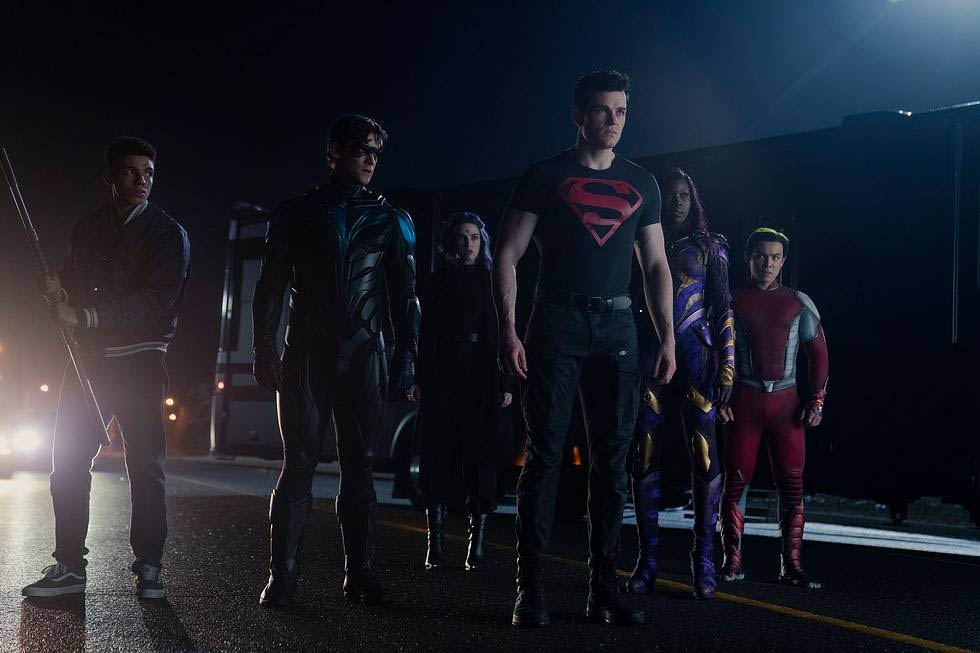 Jay Lycurgo, Brenton Thwaites, Teagan Croft, Joshua Orpin, Anna Diop, Ryan Potter in Titans 4x02 [tag: Jay Lycurgo, Brenton Thwaites, Teagan Croft, Joshua Orpin, Anna Diop, Ryan Potter] [credit: courtesy of HBO Max/Warner Bros. Discovery]