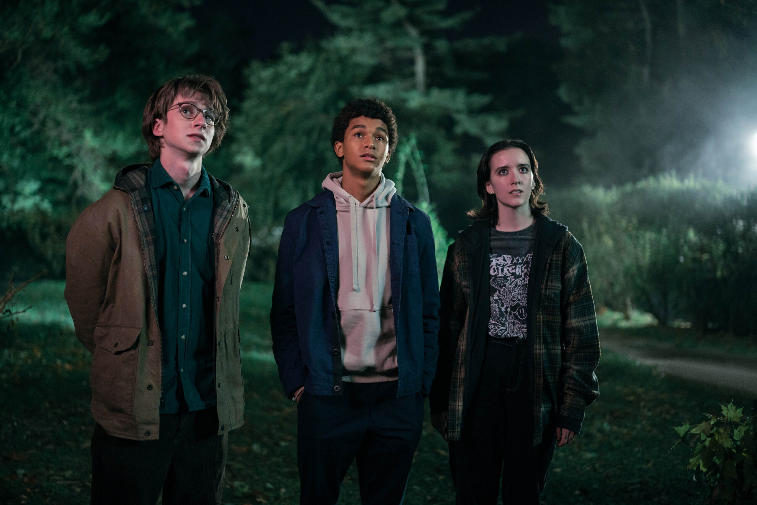 Adrian Greensmith (Arthur 'Spoon' Spindell), Jaden Michael (Mickey Bolitar), Abby Corrigan (Ema Winslow) in Harlan Coben's Shelter 1x01 [tag: Adrian Greensmith, Jaden Michael, Abby Corrigan] [credit: Michael Parmelee/Prime Video; Copyright Amazon Studios]