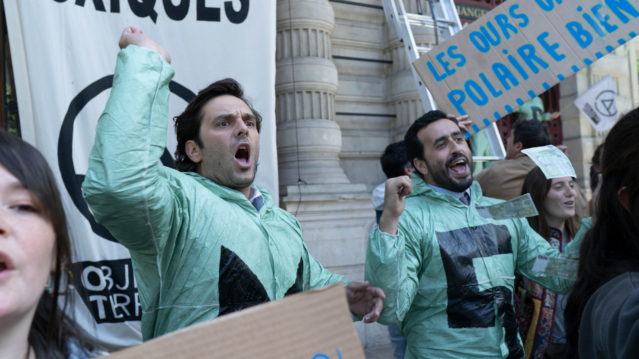 Un anno difficile di Olivier Nakache e Eric Toledano - foto dal set [credit: Carole Bethuel; Copyright 2023 Adnp - Ten Cinema - Gaumont - Tf1 Films Production - Quad+Ten]