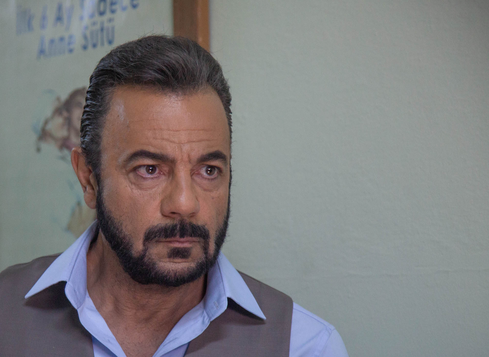 Kerem Alisik (Fekeli) in Terra Amara 3 (29 novembre 2023 su Canale 5) [credit: Toprak Ruzgar; courtesy of Mediaset]