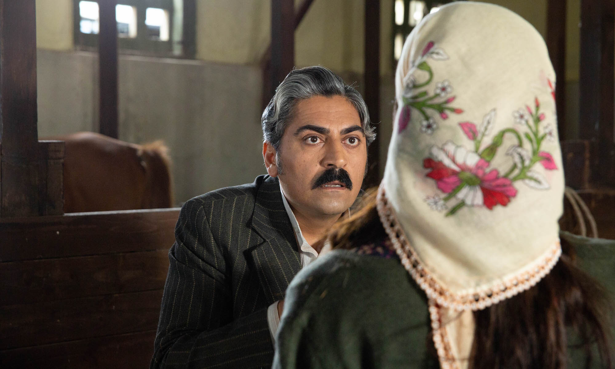 Bülent Polat (Gaffur Taskin), Selin Genc (Gulten) in Terra Amara 3 [credit: Toprak Ruzgar; courtesy of Mediaset]