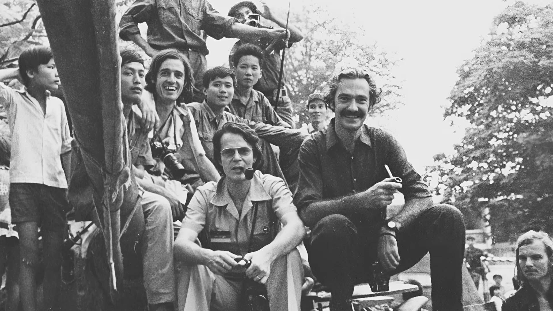 Foto di Tiziano Terzani in Vietnam, Saigon 1975 - Tiziano Terzani il viaggio della vita [credit: courtesy of Mediaset]