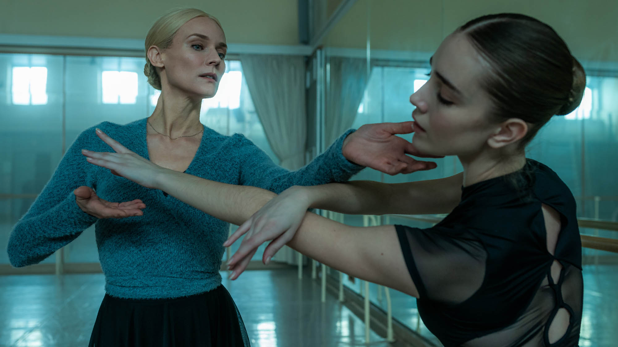 Diane Kruger e Talia Ryder in Joika - A un passo dal sogno - foto dal set [tag: Diane Kruger, Talia Ryder] [credit: Robert Palka; Copyright Embankment Films; courtesy of Eagle Pictures]