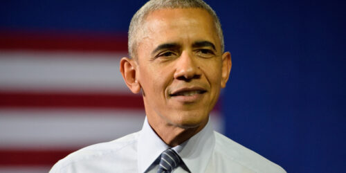 President Barack Obama speaks at a campaign rally for the presumptive democratic nominee at the Charlotte Convention Center, 5 luglio 2016. [credit: Evan El-Amin/Shutterstock.com]