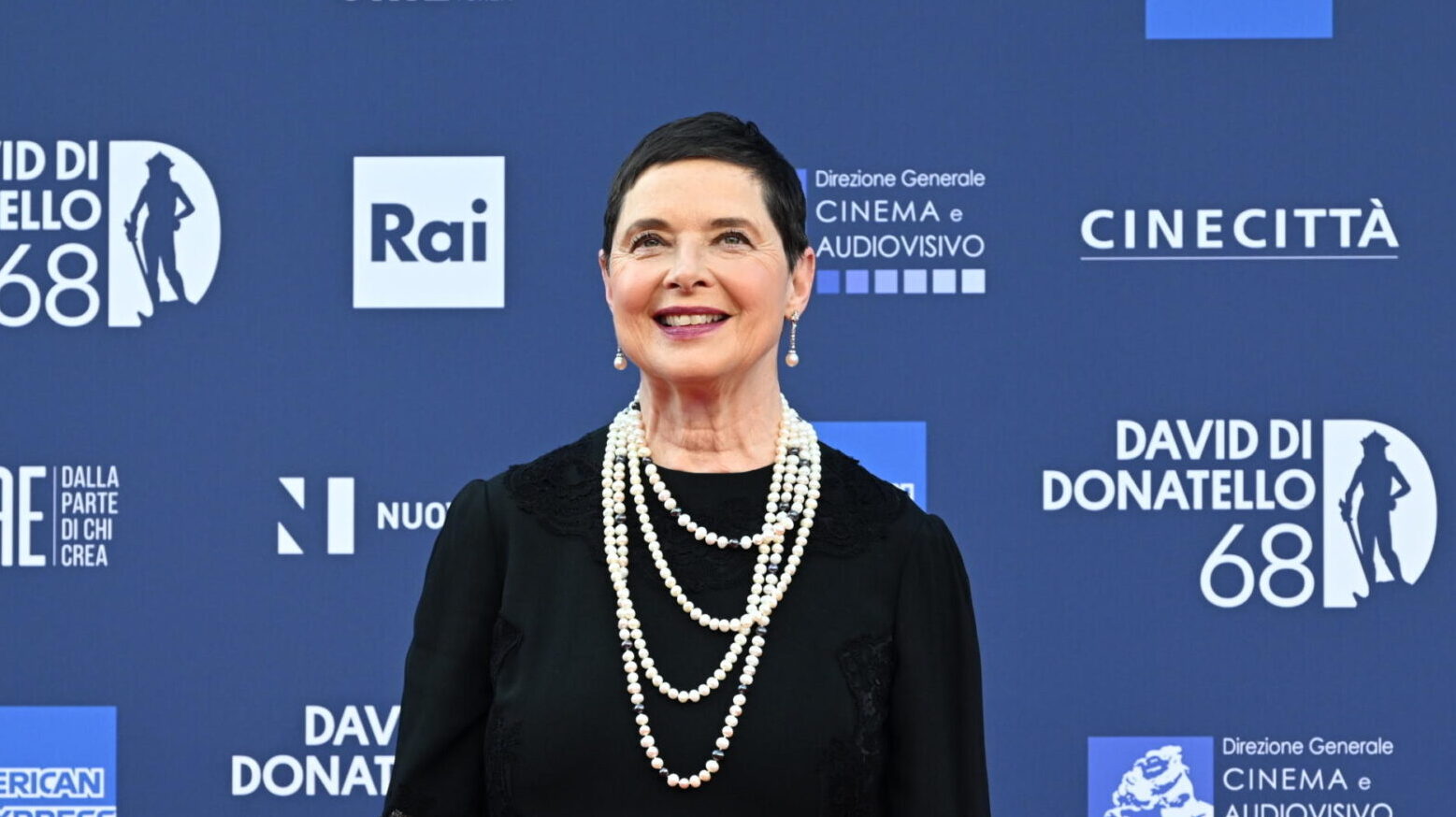 Isabella Rossellini durante il photocall a margine della cerimonia di conferimento del premio David di Donatello 2023 presso gli studi Rai di via Macherio a Roma, 10 maggio 2023. [credit: ANSA/Claudio Peri]