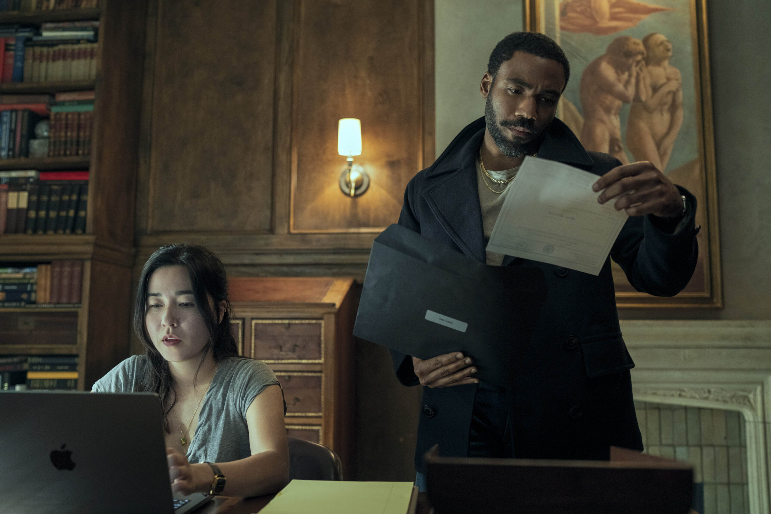 Maya Erskine come Jane Smith e Donald Glover come John Smith in Mr. & Mrs. Smith [credit: David Lee/Prime Video; Copyright Amazon MGM Studios]