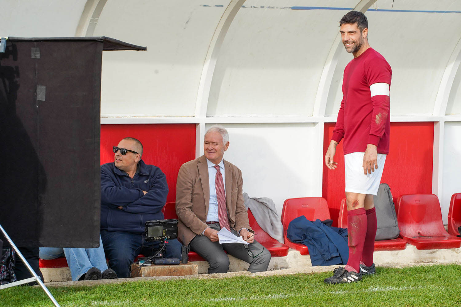 Il regista Antonio Silvestre con Aldo Serena e Gilles Rocca sul set del film L'ultima sfida [credit: courtesy of Ufficio Stampa film]