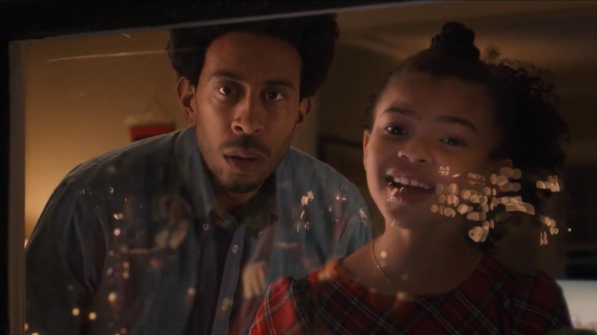 Scivolando Sulla Neve, scena da trailer film natalizio con Ludacris e Lil Rel Howery