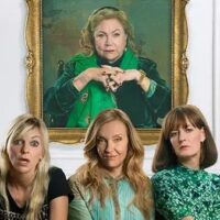 The Estate, recensione della commedia con Toni Collette e Anna Faris