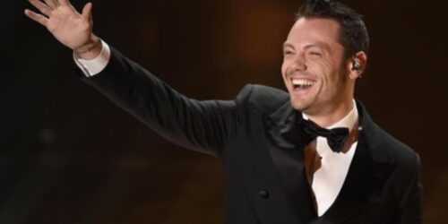 Tiziano Ferro, l'insolito allestimento per la festa di compleanno