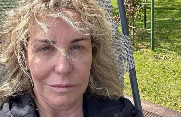 Antonella Clerici, non c'è pace per la conduttrice: tragico lutto dopo l'operazione