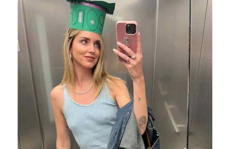 Chiara Ferragni, come si è presentata a scuola alla festa figlio: guardata da tutti