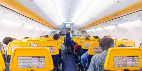 Ryanair, il passeggero scende perché non ci sono abbastanza posti: 