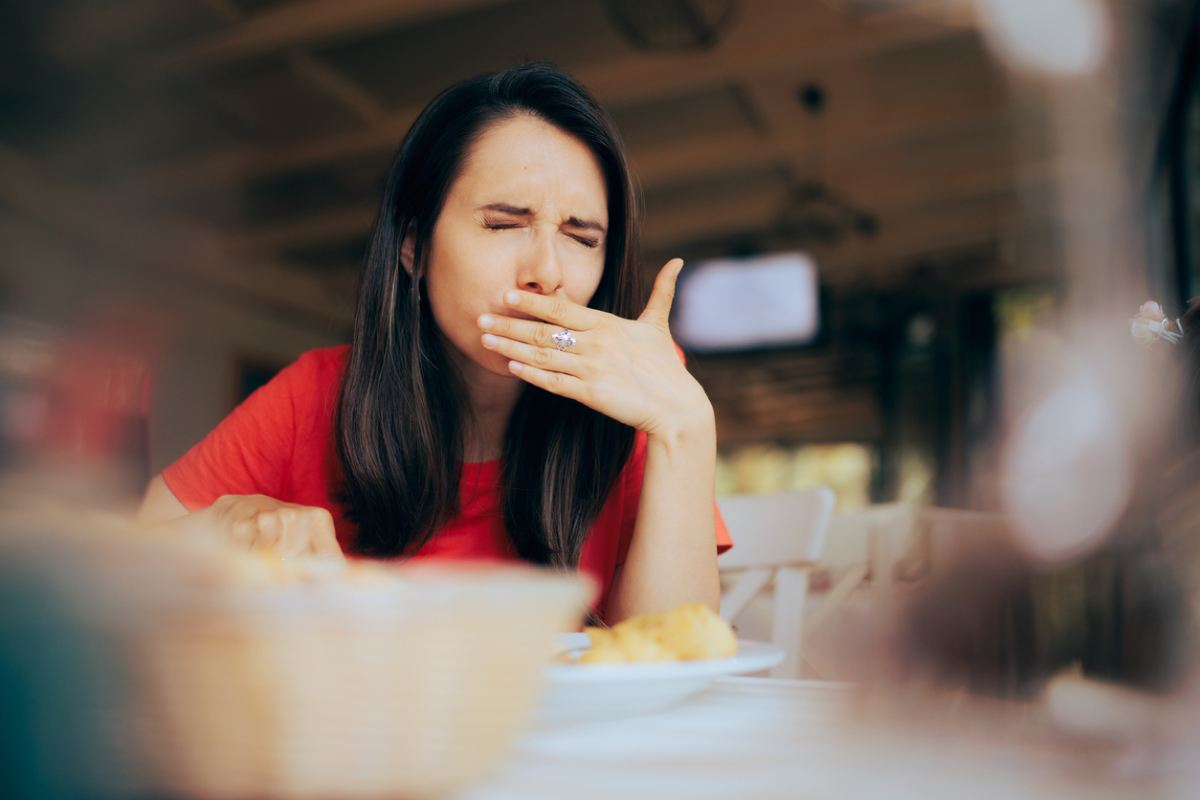 Facciamo file interminabili per locali dove si mangia anche male: perché? Il motivo assurdo