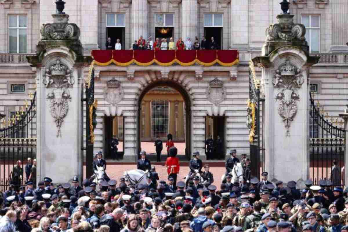 Buckingham Palace.