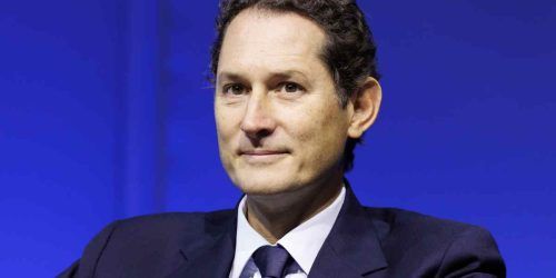 John Elkann nella bufera: quanto ha consumato con l'elicottero di famiglia