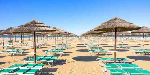 Estate e vacanze, 3 italiani su 4 scelgono gli stabilimenti balneari