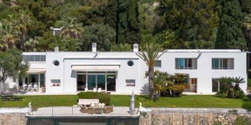 In vendita la super villa della conduttrice tv e del finanziere: vale 50 milioni di euro